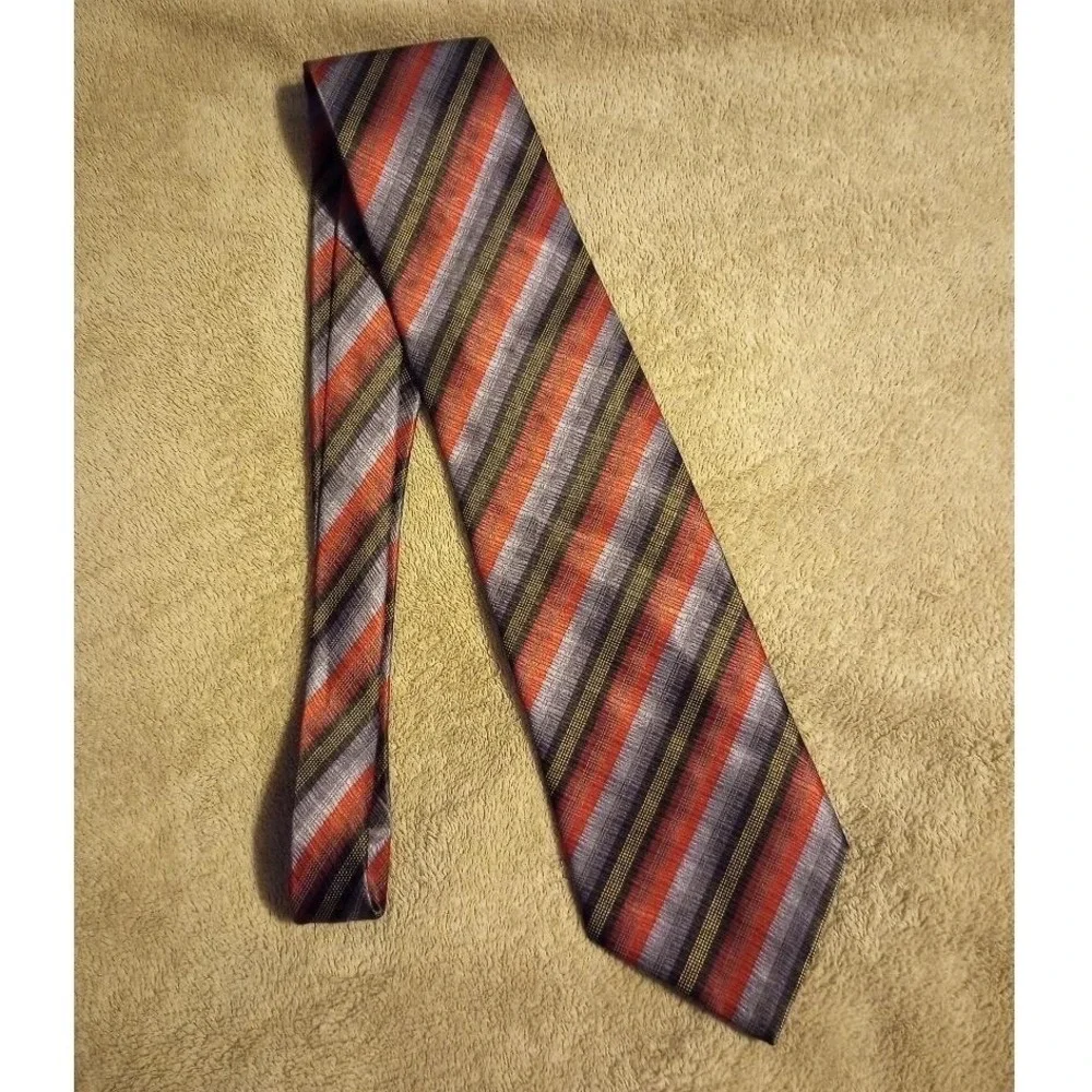 Kilburne and Finch Fine Clothiers Mens Striped 100% Silk Hand Made Neck Tie 60in